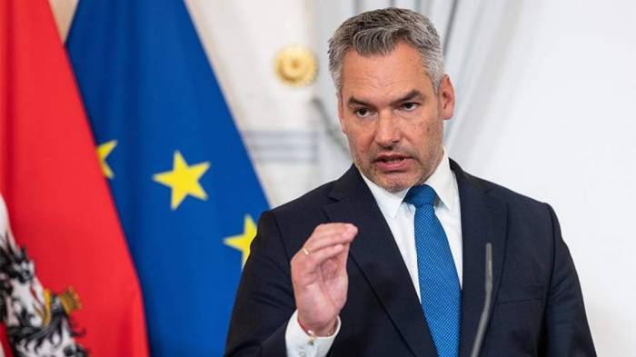 Канцлер Австрии призвал к промежуточному этапу между полноправным членством Украины в ЕС

