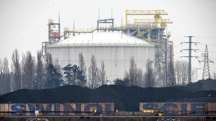 Польша согласилась помогать Германии с нефтью в обход России
