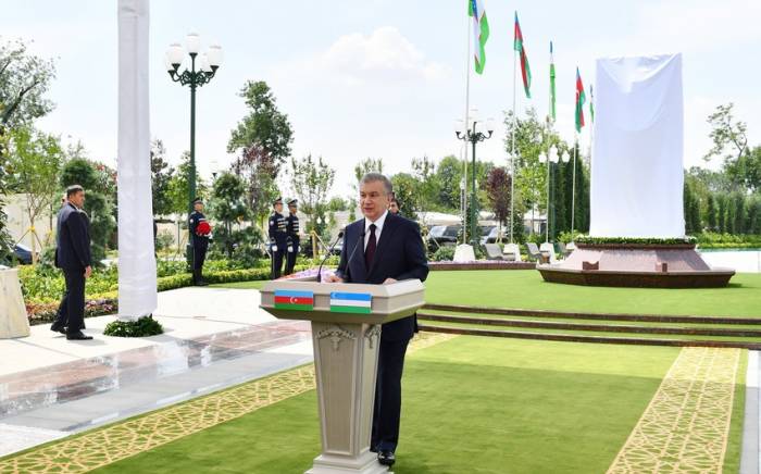 Мирзиёев: Узбекистан твердо поддерживает территориальную целостность Азербайджана
