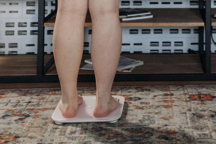 В США 55-летняя женщина похудела ради мужа на 44 килограмма и развелась с ним