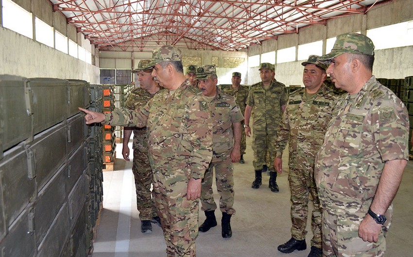 Министр обороны Закир Гасанов побывал на военных объектах в Кельбаджаре и Лачине

