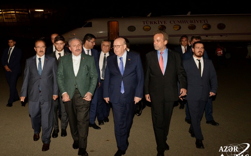 Спикер Великого национального собрания Турции прибыл в Азербайджан
