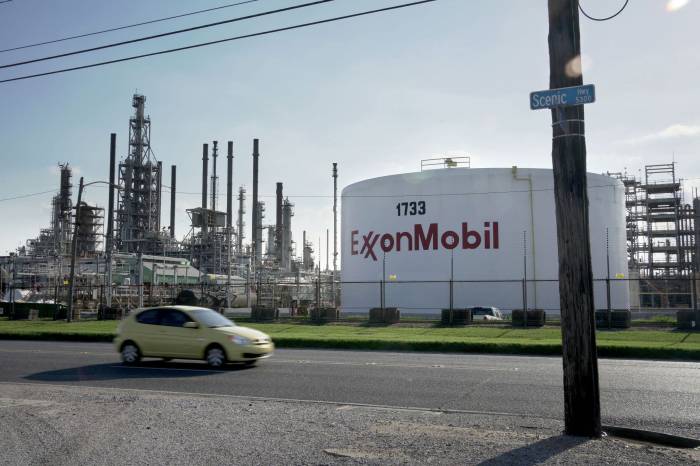 ExxonMobil предлагает ввести в США режим ЧС для стабилизации цен на топливо
