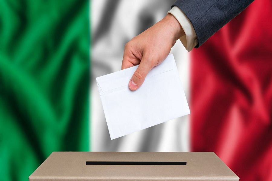 В Италии проходят частичные муниципальные выборы и референдум
