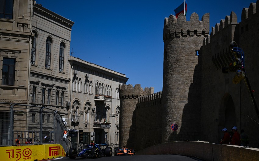 "Формула-1": В Баку стартовал второй свободный заезд