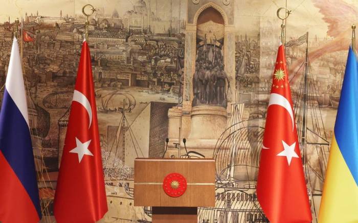 Сегодня в Стамбуле делегации Турции, РФ, Украины и ООН обсудят "зерновой коридор"

