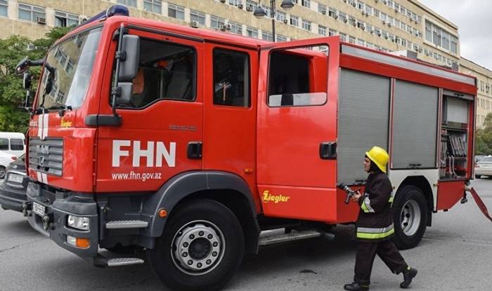 На территории ТЦ Садарак произошел пожар
