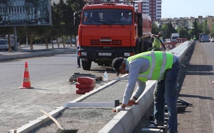 На реконструкцию автодорог в Низаминском районе Баку выделено 3 млн манатов
