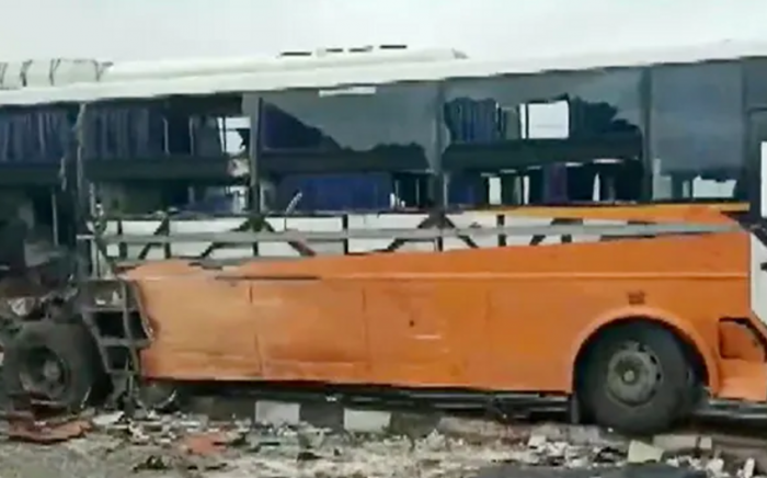 Не менее восьми человек погибли в Индии при столкновении пассажирских автобусов
