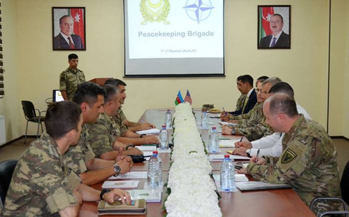 Американский генерал посетил воинскую часть Азербайджанской армии
