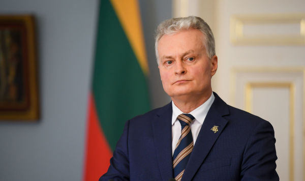 Президент Литвы призывает Запад разорвать связи с Россией
