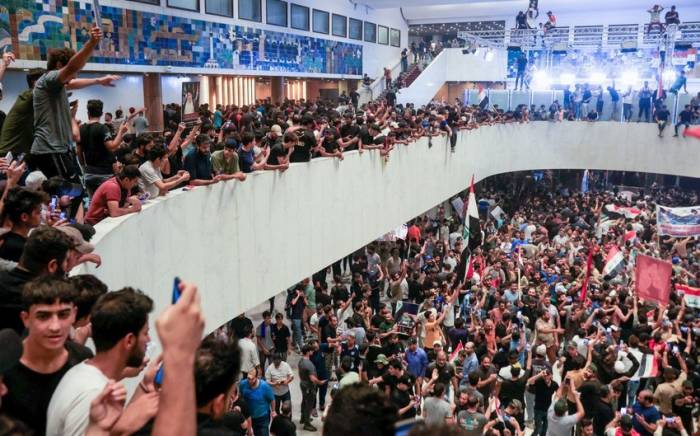 В Ираке в ходе протестов умер один человек, свыше 100 пострадали
