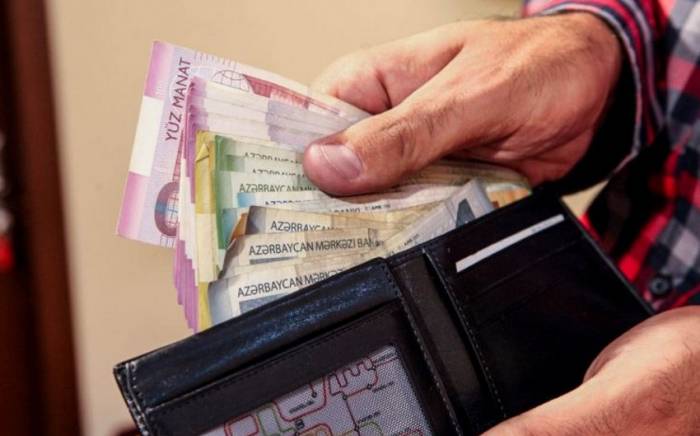 Среднемесячная зарплата в Азербайджане выросла на 14%

