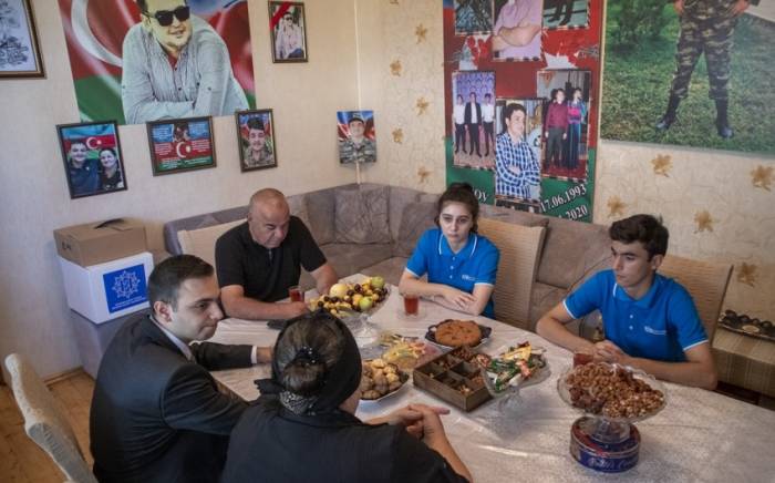 Фонд Гейдара Алиева направил гостинцы семьям шехидов по случаю Гурбан байрамы -ФОТО-ВИДЕО
