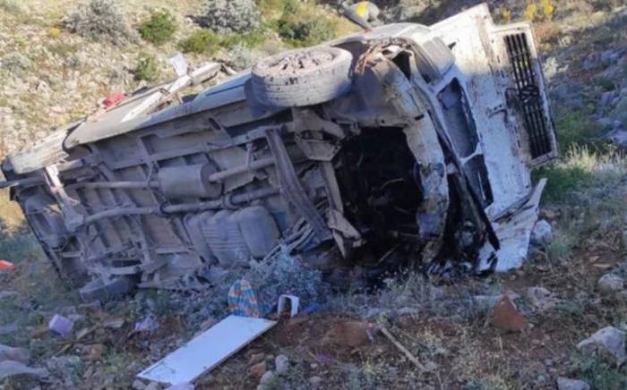 В Турции перевернулся микроавтобус, есть погибшие и раненые -ФОТО
