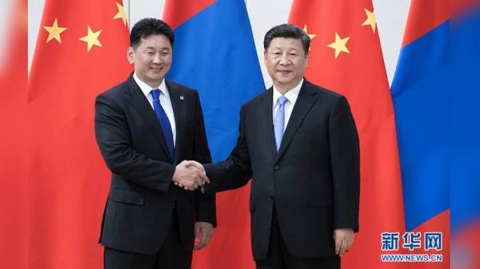 Си Цзиньпин поздравил президента Монголии с Национальным праздником
