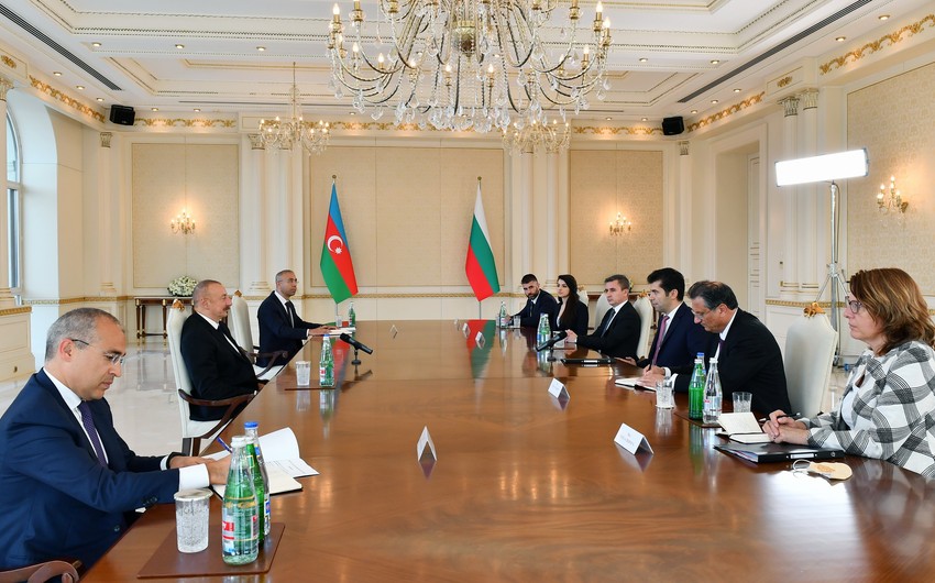 Проходит встреча президента Азербайджана с премьер-министром Болгарии в расширенном составе