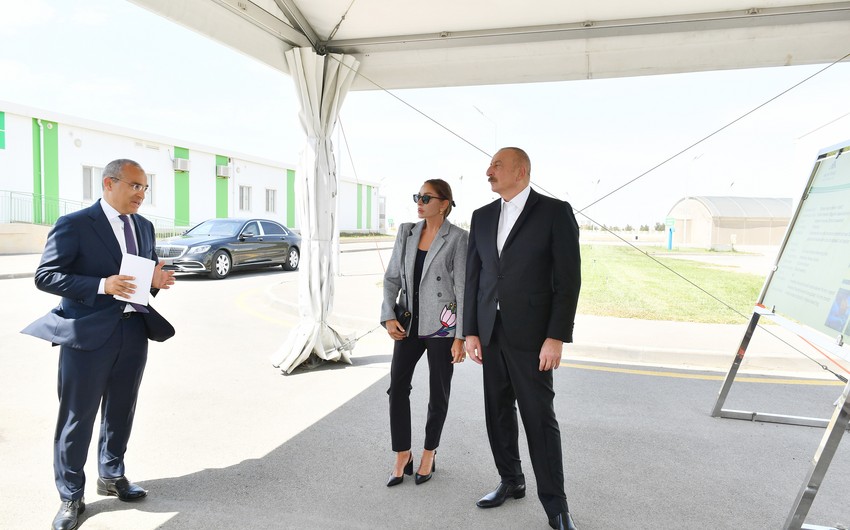 Президент Ильхам Алиев и первая леди Мехрибан Алиева ознакомились с предприятием Grand-Agro Invitro
