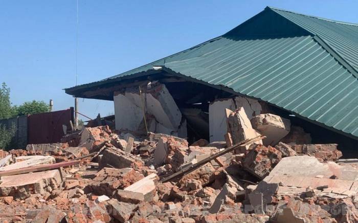 В результате ракетных обстрелов в Украине разрушены дома и объекты 30 азербайджанцев
