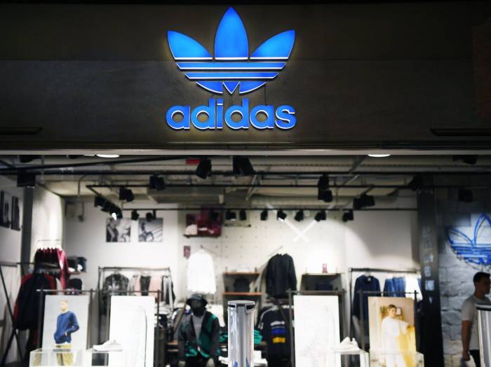 Adidas потерял более 100 млн евро из-за ухода из России
