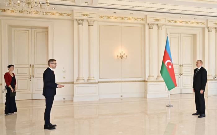 Президент Ильхам Алиев принял верительные грамоты новоназначенного посла Швеции -ФОТО
