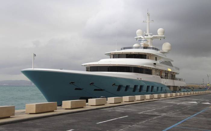 Конфискованную яхту российского олигарха продадут на аукционе
