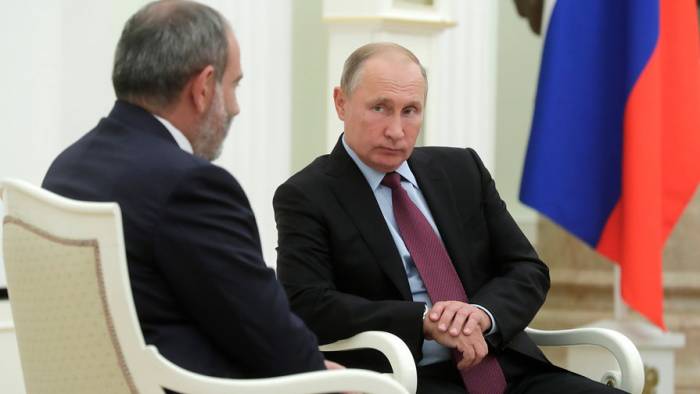 Путин и Пашинян обсудили трехсторонние договоренности по Карабаху
