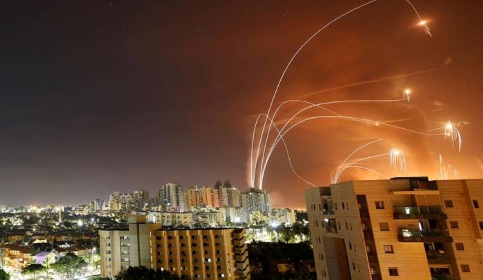 На Израиль началась массированная ракетная атака из сектора Газа
