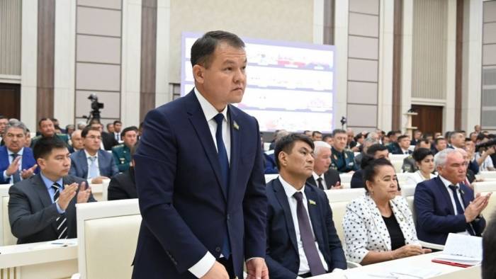 Президент Узбекистана отправил в отставку главу Каракалпакстана
