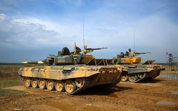 Азербайджанские танкисты продолжают подготовку к полуфиналу
