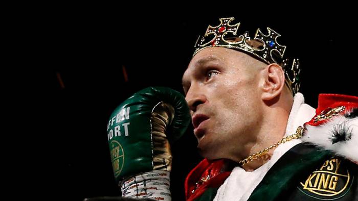 Британский боксер Фьюри пообещал побить украинца Усика после недели тренировок
