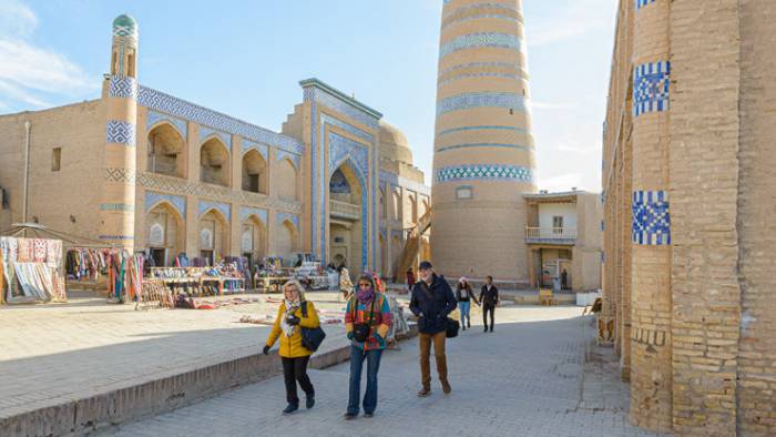 Более 180 тыс. казахстанских туристов посетили Узбекистан в июле
