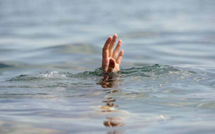 В Каспийском море утонул человек
