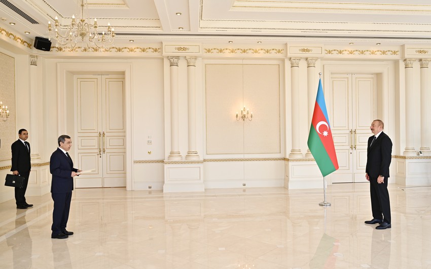 Президент Ильхам Алиев принял верительные грамоты нового посла Туркменистана