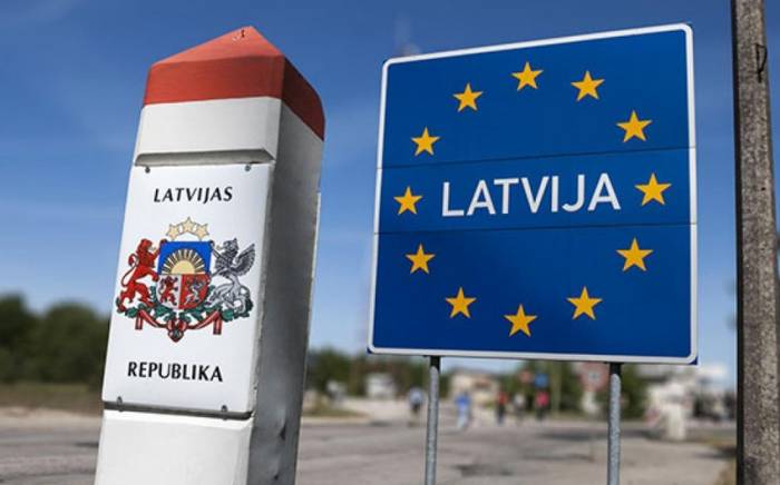 Латвия объявила режим ЧС на пунктах пропуска на границе с РФ
