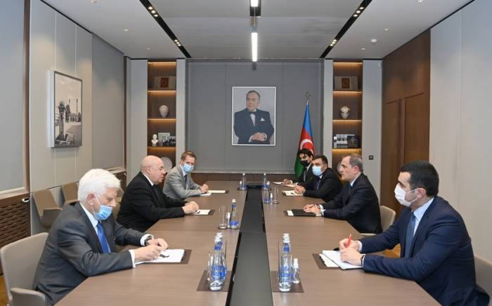 Министр: Азербайджан в одностороннем порядке предложил Армении гуманитарное прекращение огня
