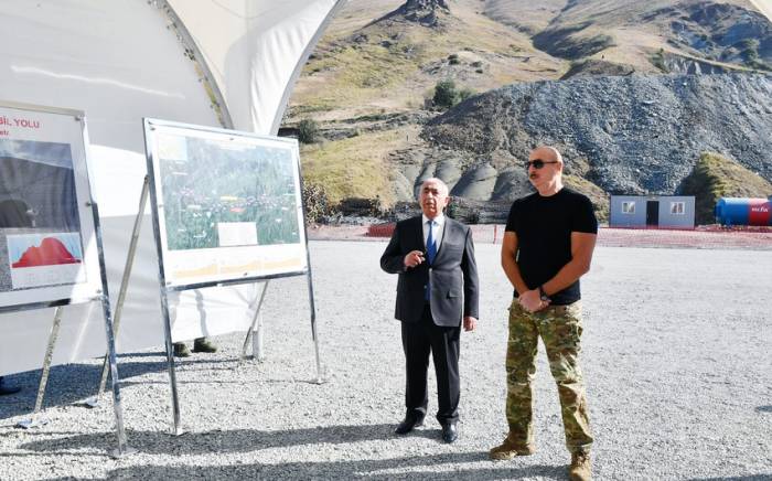 Президент ознакомился со строительством тоннеля на автомобильной дороге Кяльбаджар-Лачын -ФОТО
