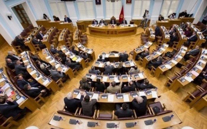 В Монтенегро парламент запустил процедуру отставки президента Джукановича
