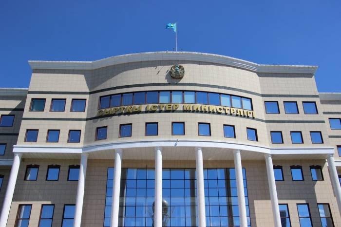МИД Казахстана прокомментировал взрыв возле посольства России в Кабуле
