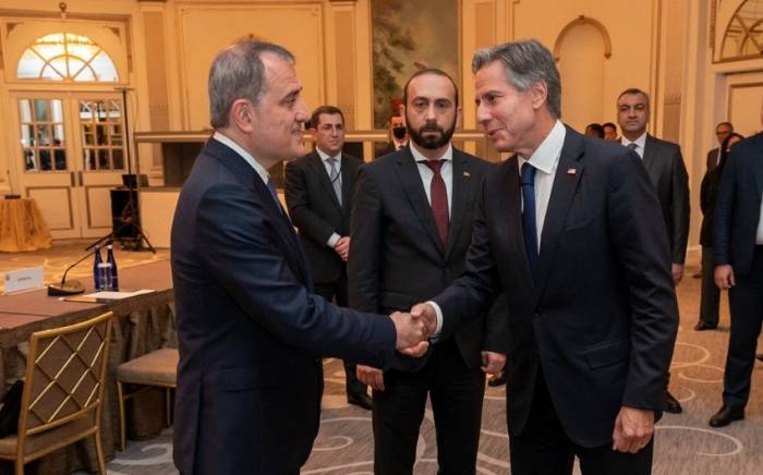 Блинкен: Азербайджанским и армянским дипломатам пора вернуться за стол переговоров
