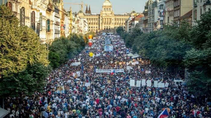 В Праге 70 тысяч человек приняли участие в антиправительственном митинге
