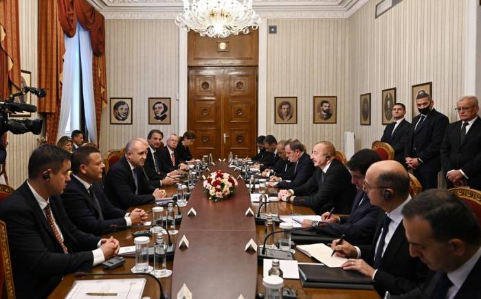 Состоялась встреча президентов Азербайджана и Болгарии в расширенном составе -ОБНОВЛЕНО
