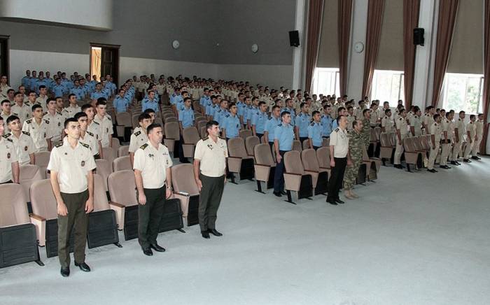 В военных учебных заведениях Азербайджана почтена память шехидов -ФОТО
