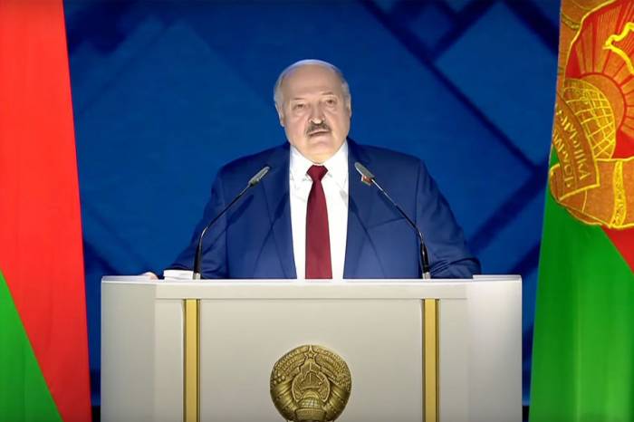 Лукашенко заявил о стремлении Запада отрезать Белоруссию от цивилизованной Европы
