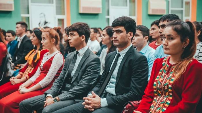 Туркменским студентам-нелегалам дали срок покинуть Россию до 12 октября
