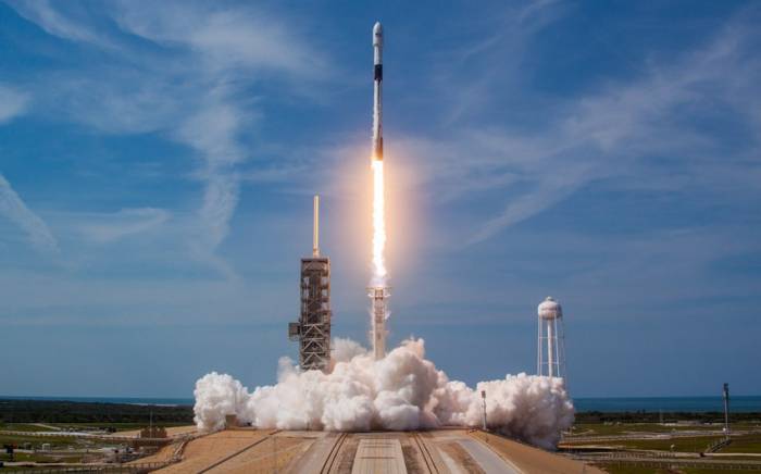 SpaceX вывела на орбиту новую группу интернет-спутников Starlink
