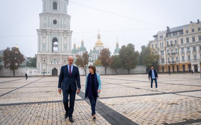 Глава МИД Франции прибыла в Киев
