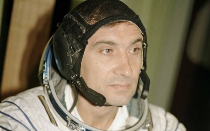 Умер космонавт, установивший рекорд по длительности полета в космос
