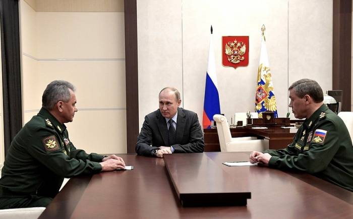 Путин проводит совещание с Шойгу и Герасимовым в закрытом режиме
