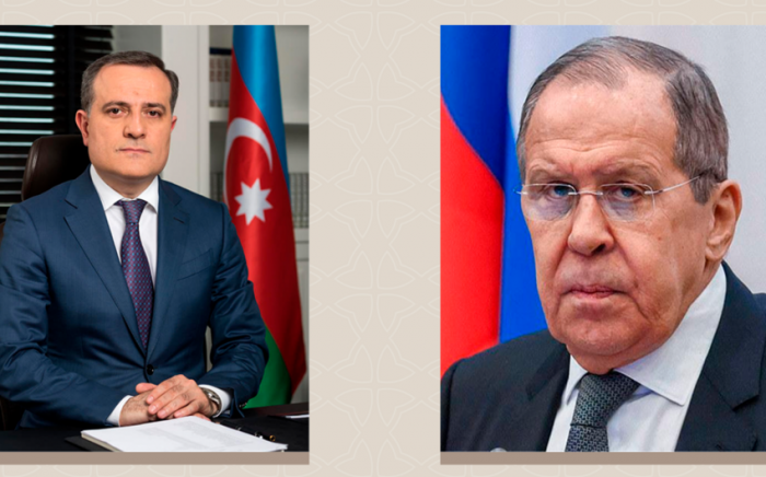 Состоялся телефонный разговор между главами МИД Азербайджана и России
